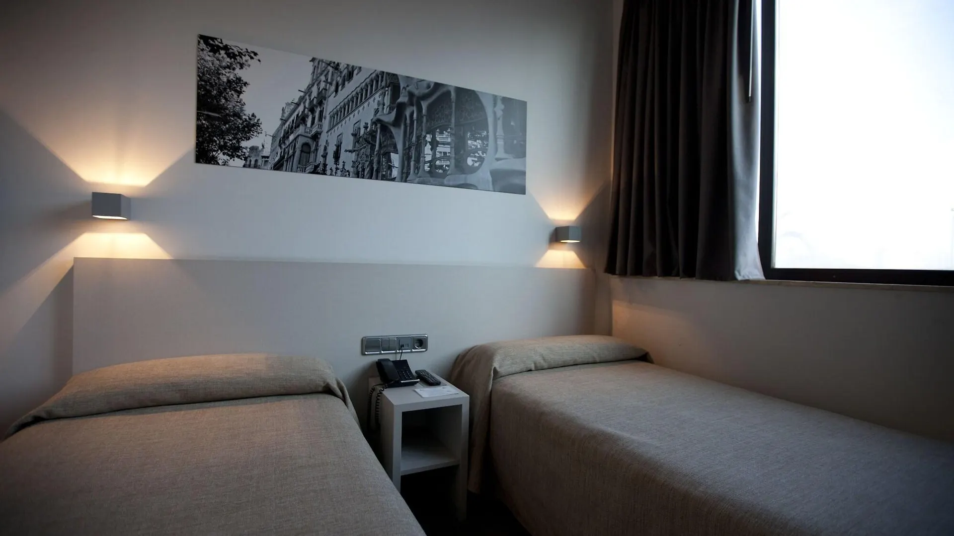 Hotel Ciutat De Sant Adria Sant Adrià de Besòs 2*,  Spagna
